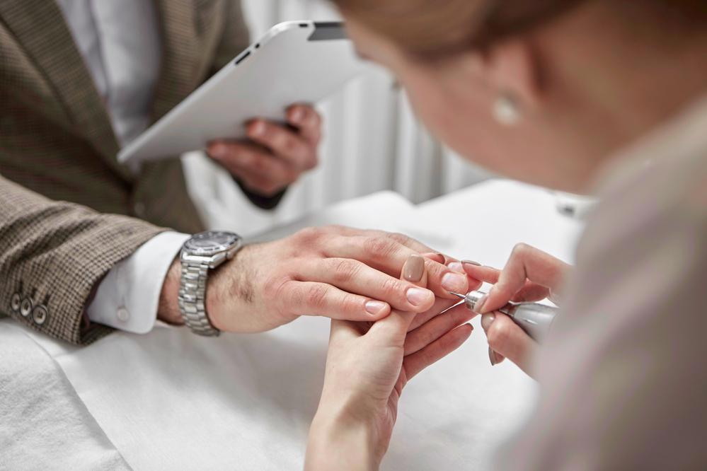 Мужской маникюр в салонах Москвы ЭпилСити